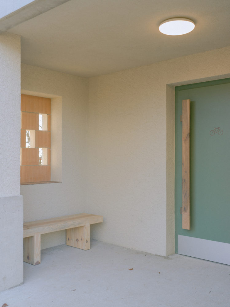 Construire avec le bois du site