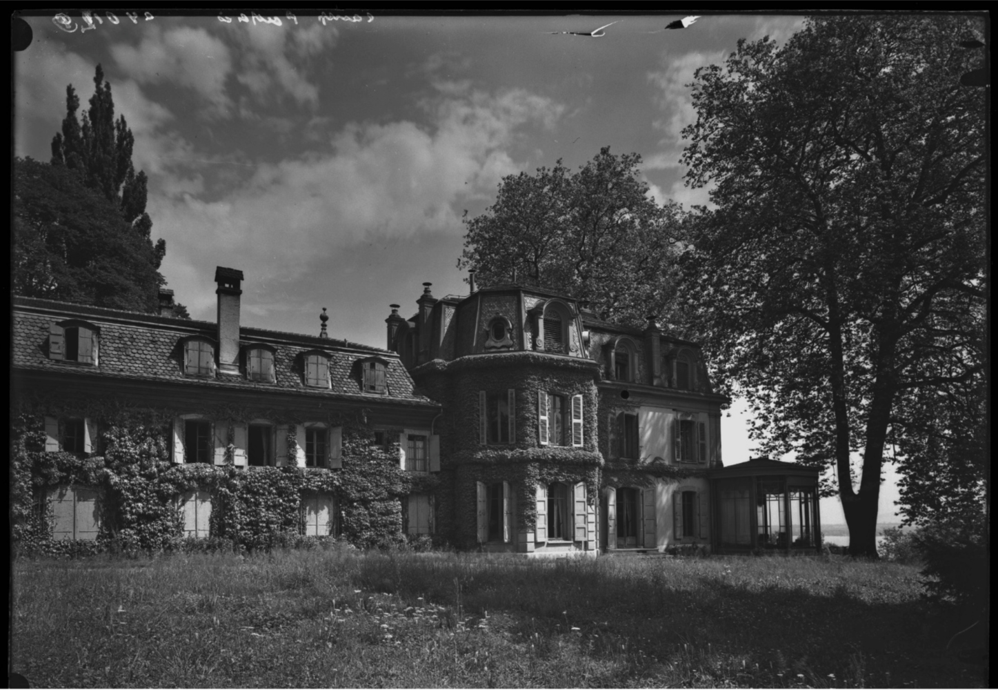 image d'archive du château de penthes côté jardin - Bibliothèque de Genève/Centre d'iconographie Genevoise, photos Boissonnas, 1926
