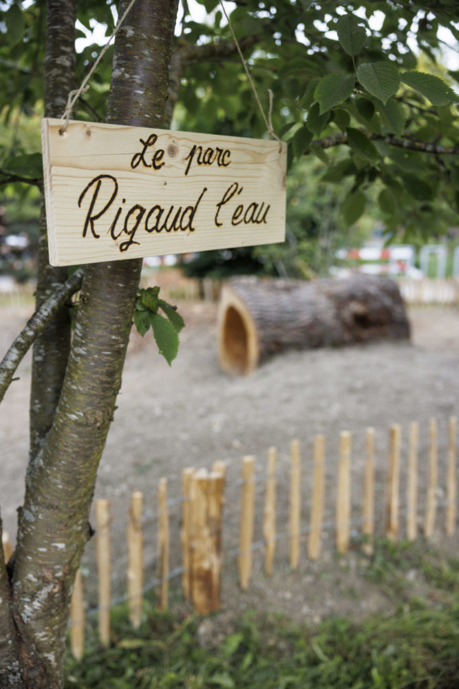 Désimperméabilisation et végétalisation de la place Rigaud, aire de jeux