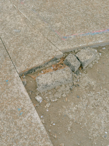 Désimperméabilisation et végétalisation de la place Rigaud, dalle reemploi
